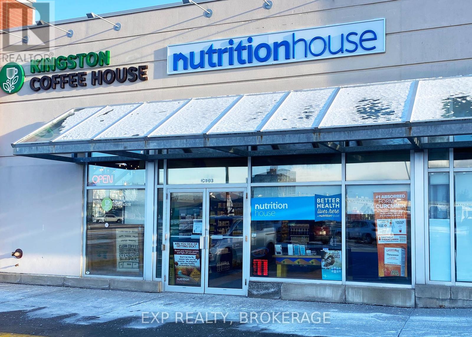 3 – 1046 PRINCESS STREET