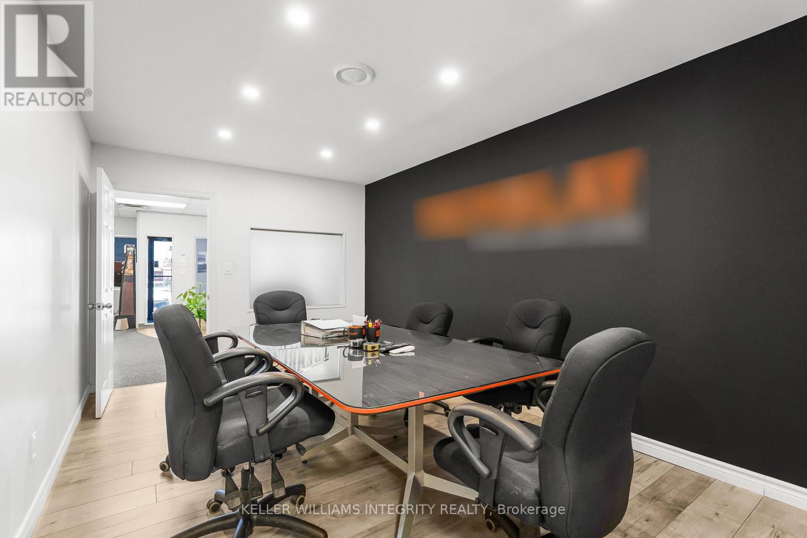 2&4 – 5300 CANOTEK ROAD