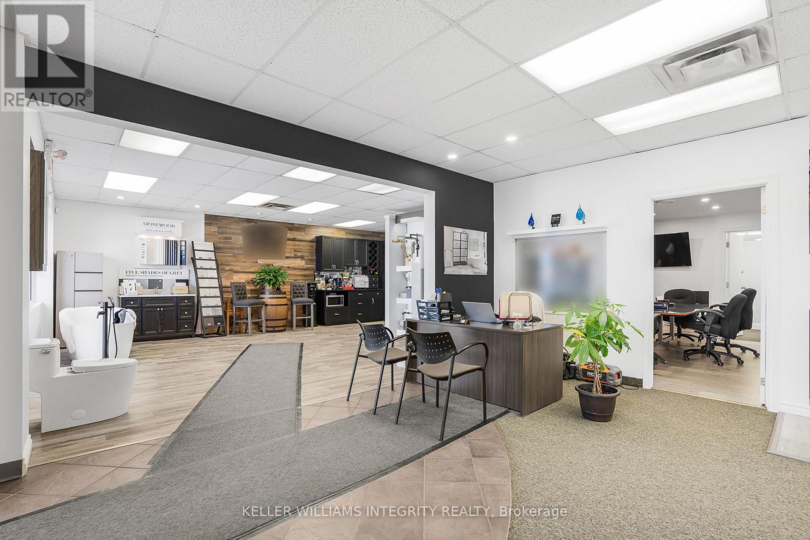 2&4 – 5300 CANOTEK ROAD