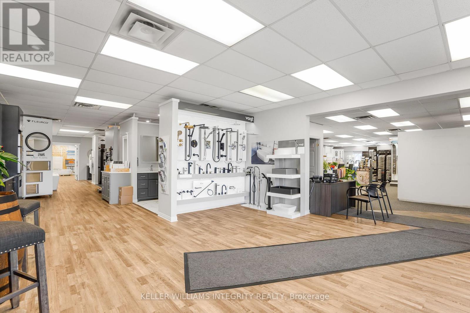 2&4 – 5300 CANOTEK ROAD