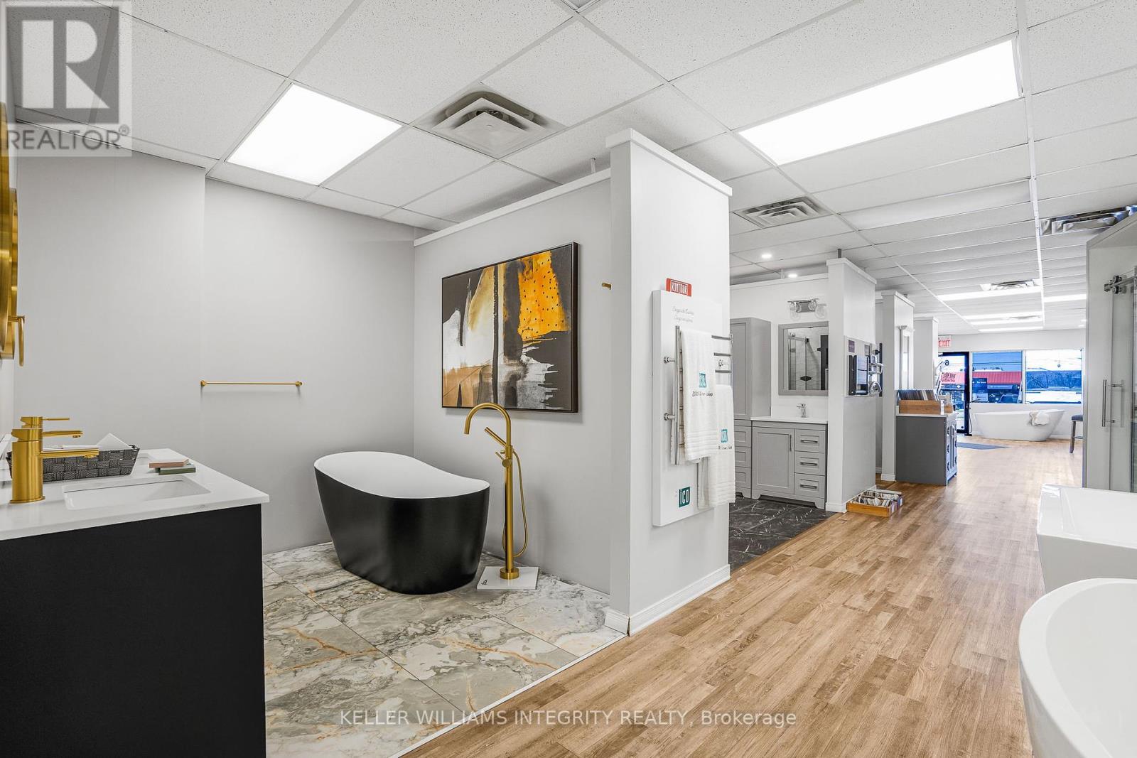 2&4 – 5300 CANOTEK ROAD