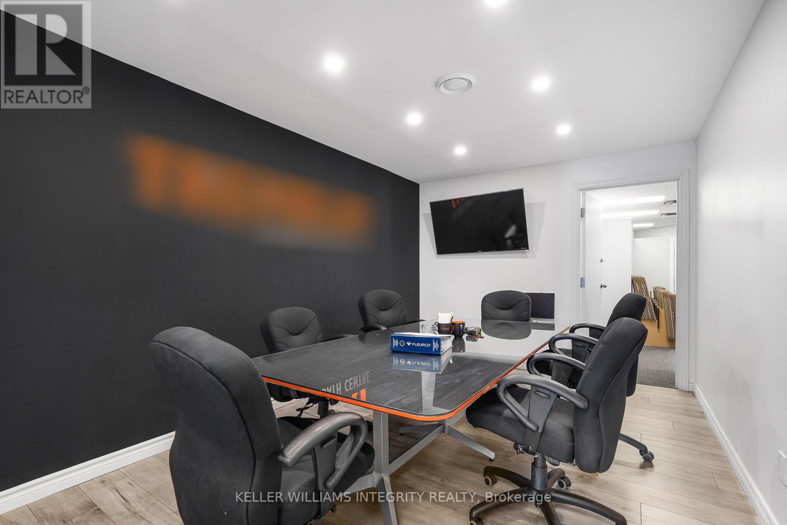 2&4 – 5300 CANOTEK ROAD