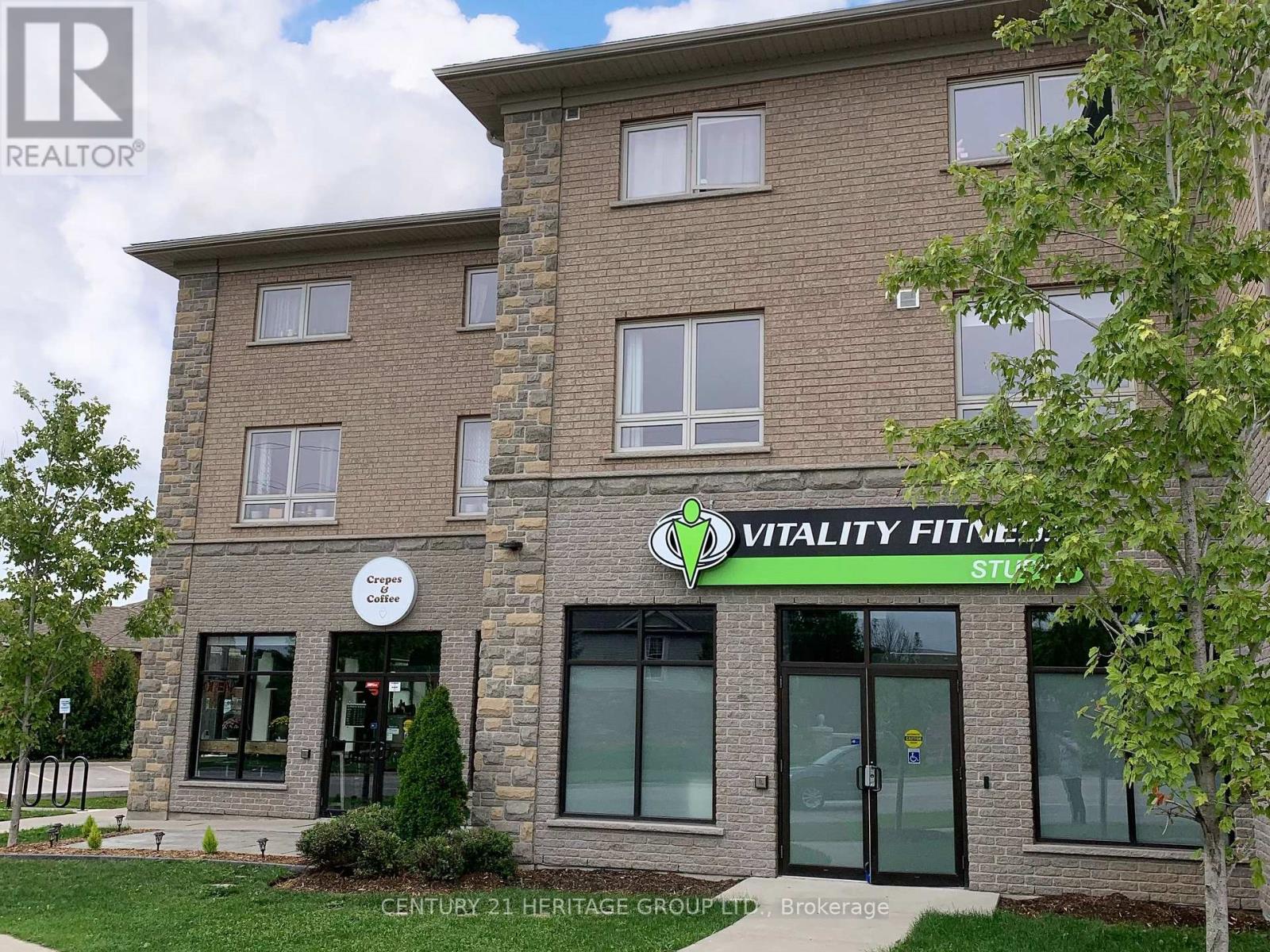 109 – 904 PAISLEY ROAD