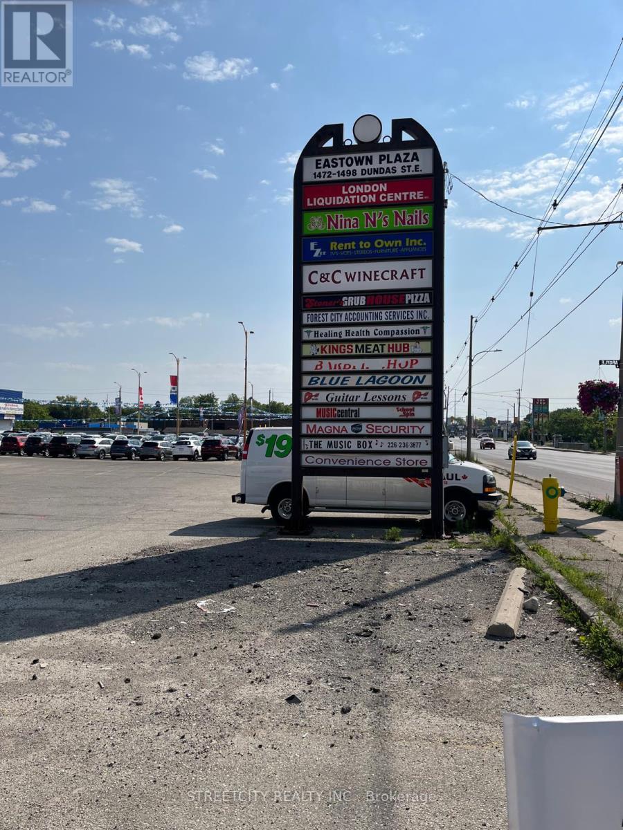 UPPER – 1472 DUNDAS STREET E