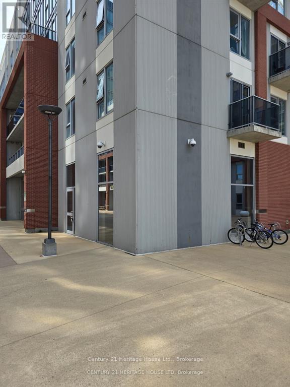 215 – 130 COLUMBIA STREET W