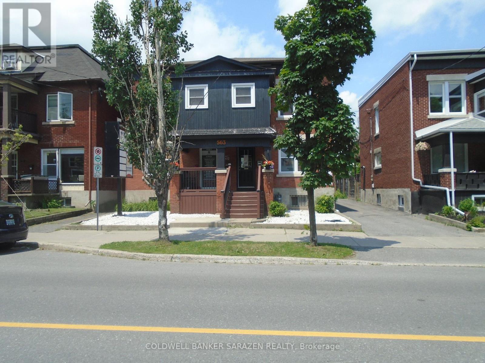 22 – 563 GLADSTONE AVENUE N