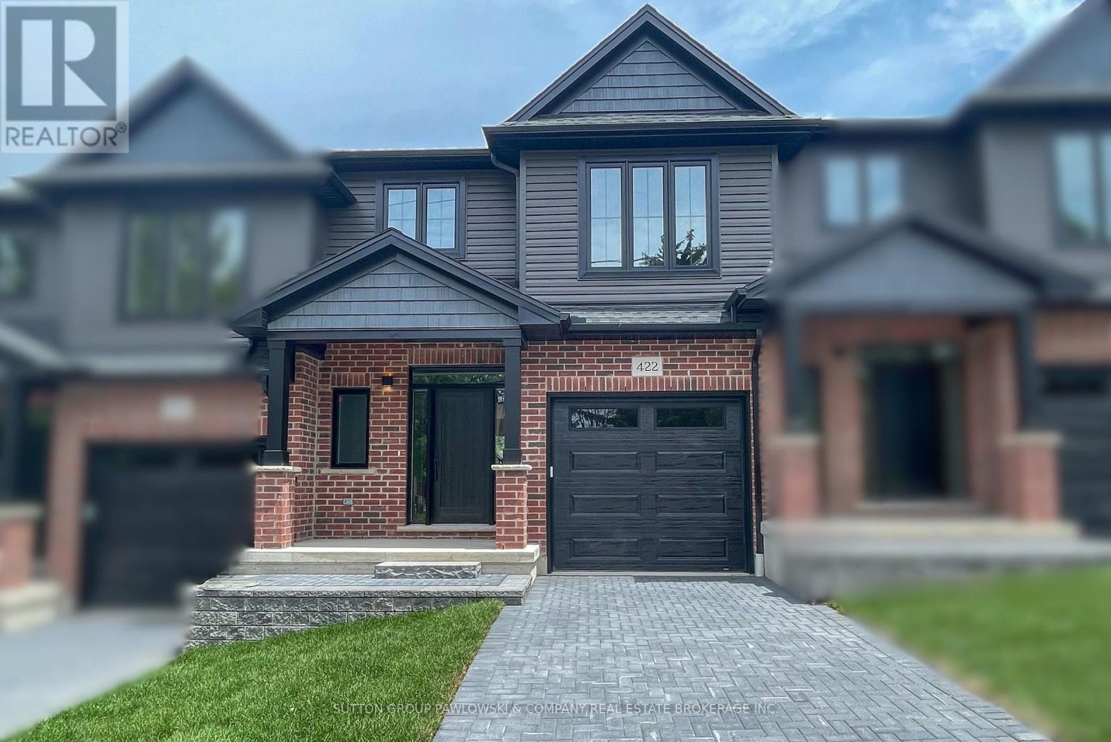 3 – 414 OLD WONDERLAND ROAD