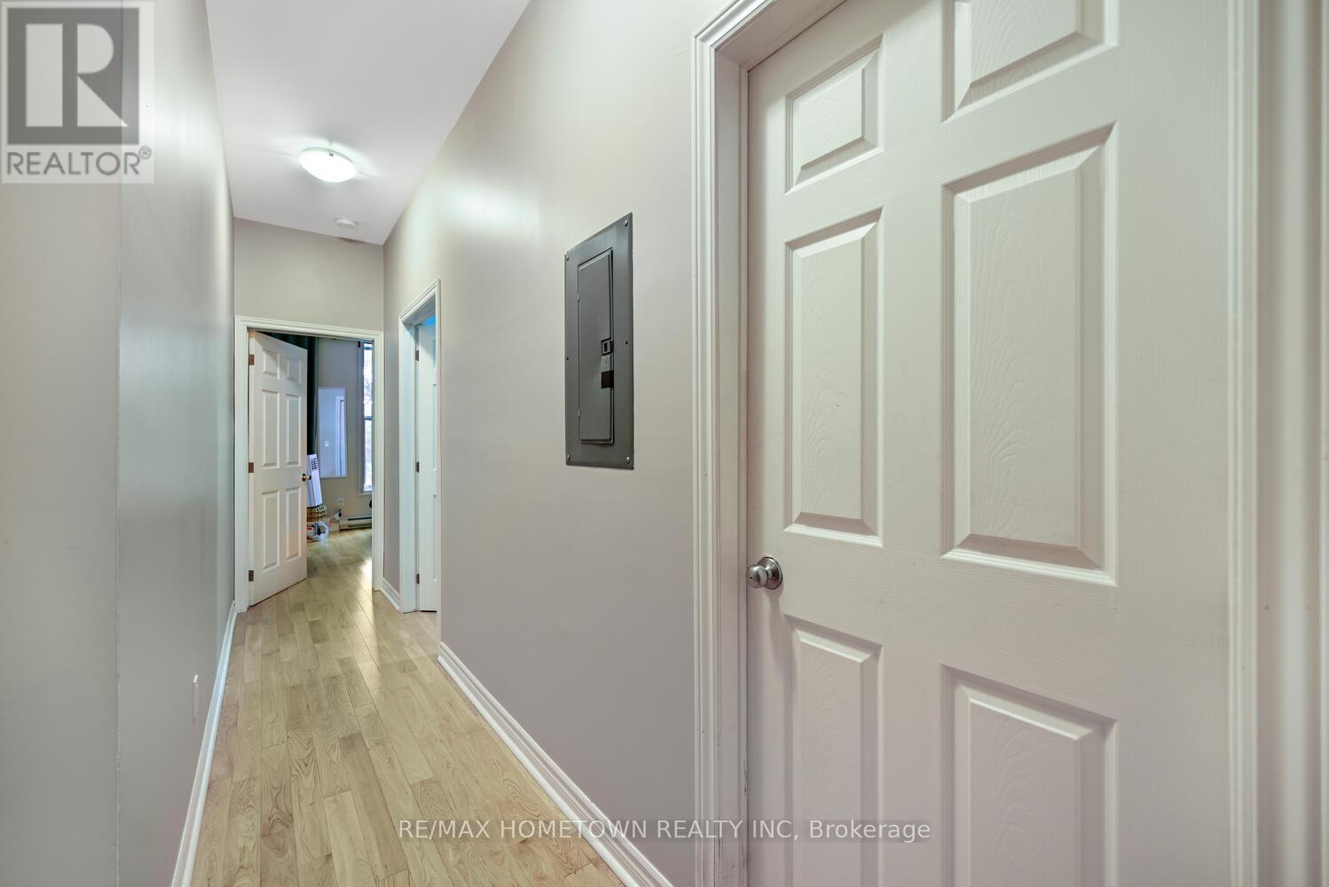 10-12 KING STREET W