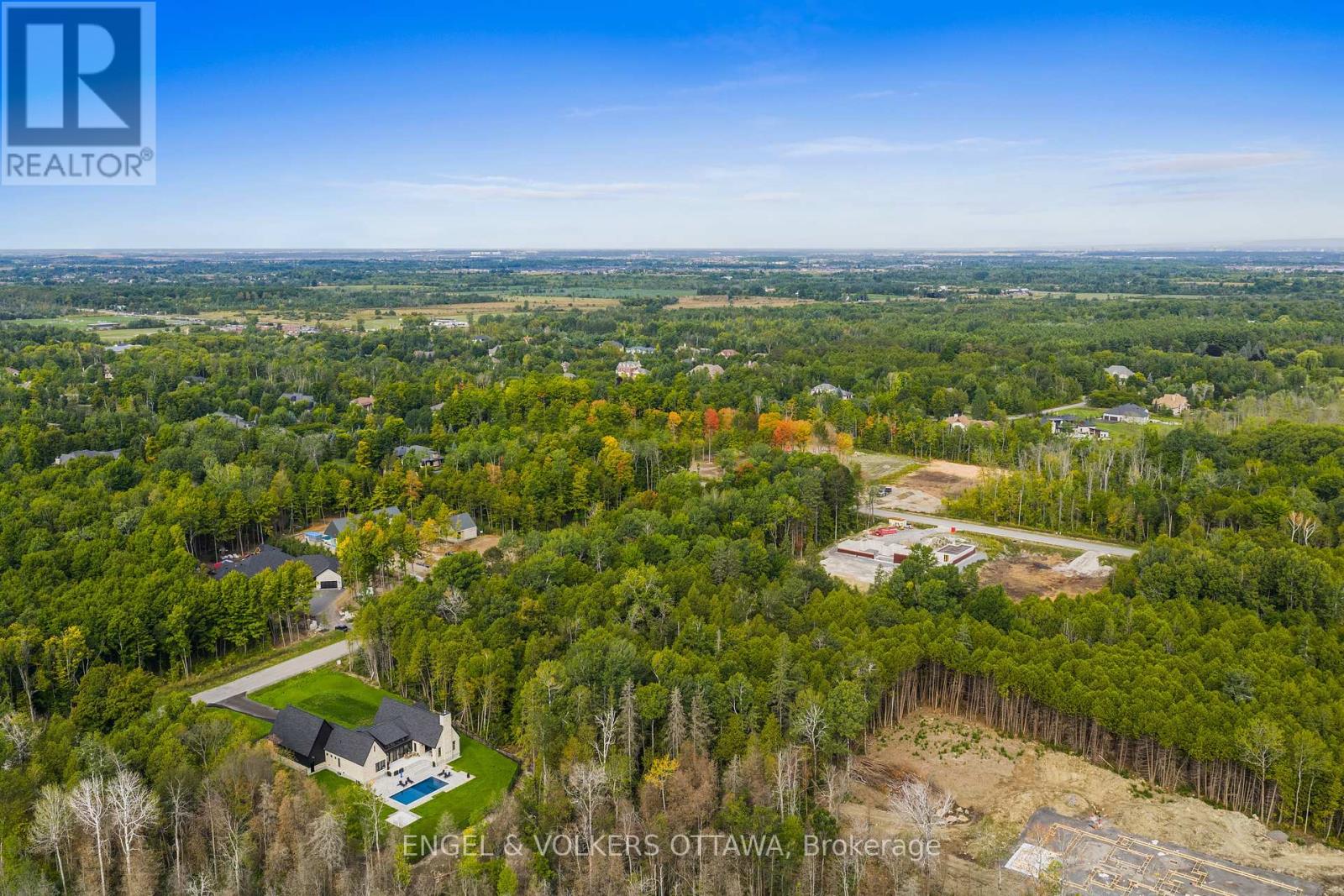 2327 KILCHURN TERRACE