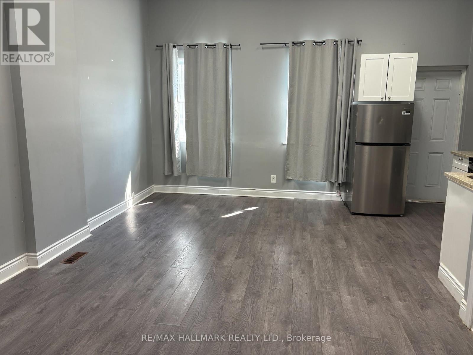 221-223 DUNDAS STREET