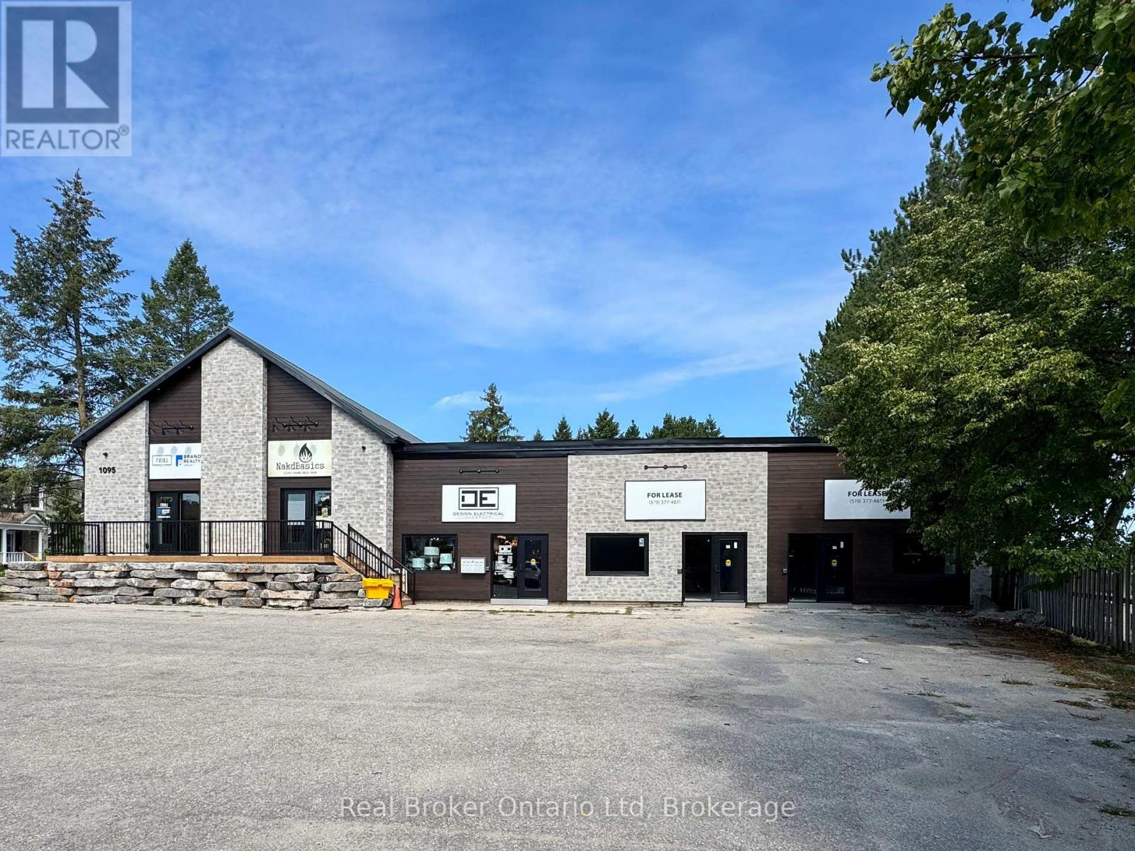 2 – 1095 1ST AVENUE W