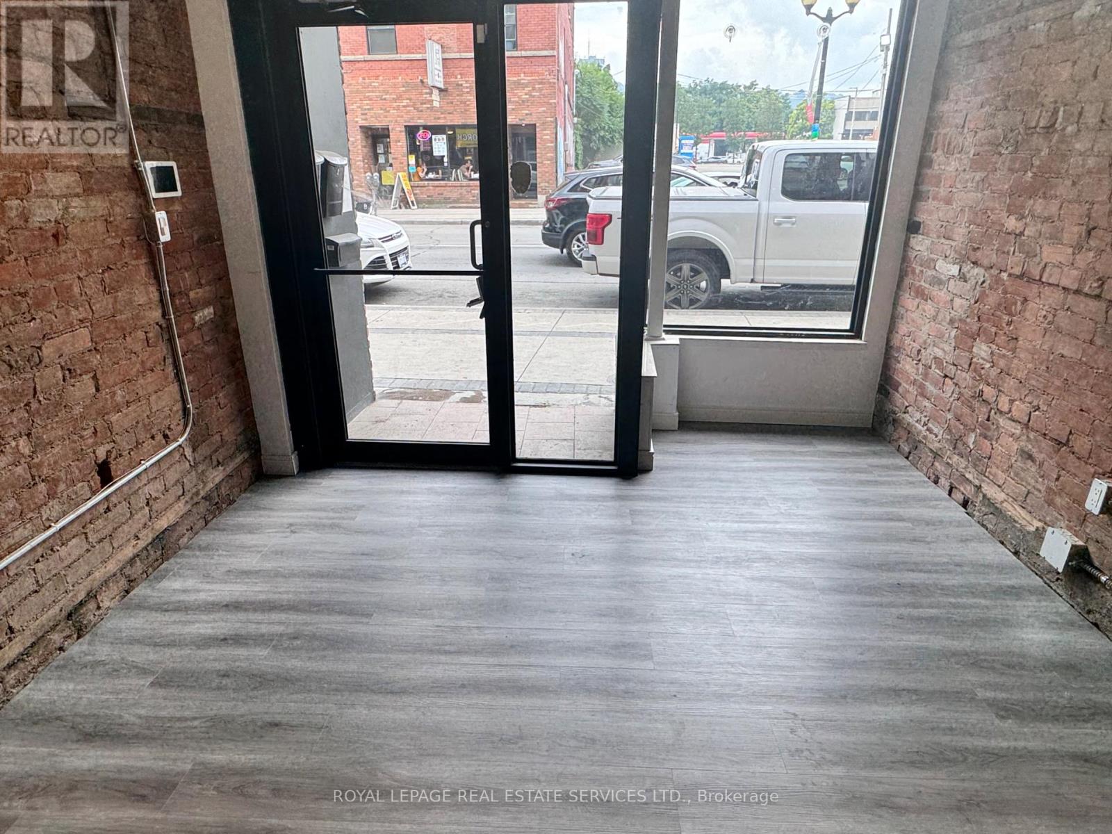 183 KING STREET E