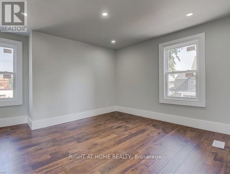 1459 MAIN STREET E