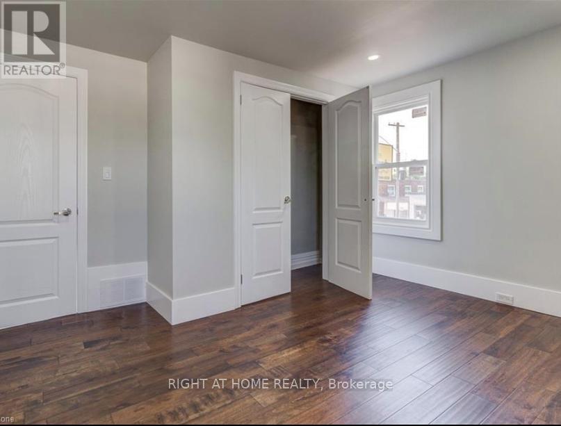 1459 MAIN STREET E