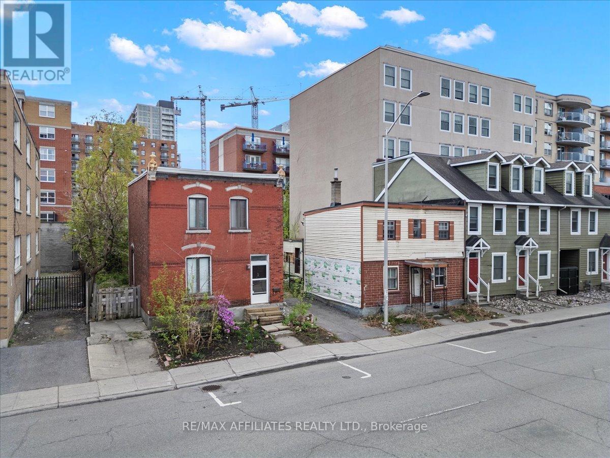 168-174 MURRAY STREET N