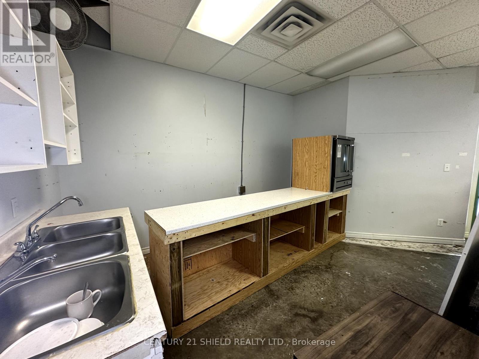 7 – 720 FOURTEENTH STREET W