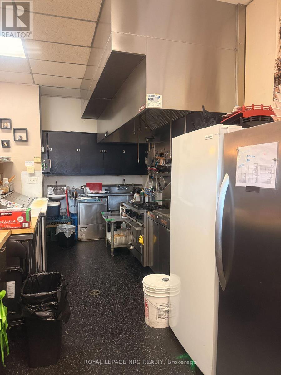 14 – 6100 THOROLD STONE ROAD