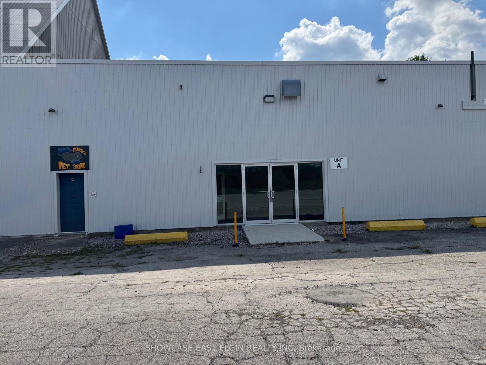 A – 421 JOHN STREET N