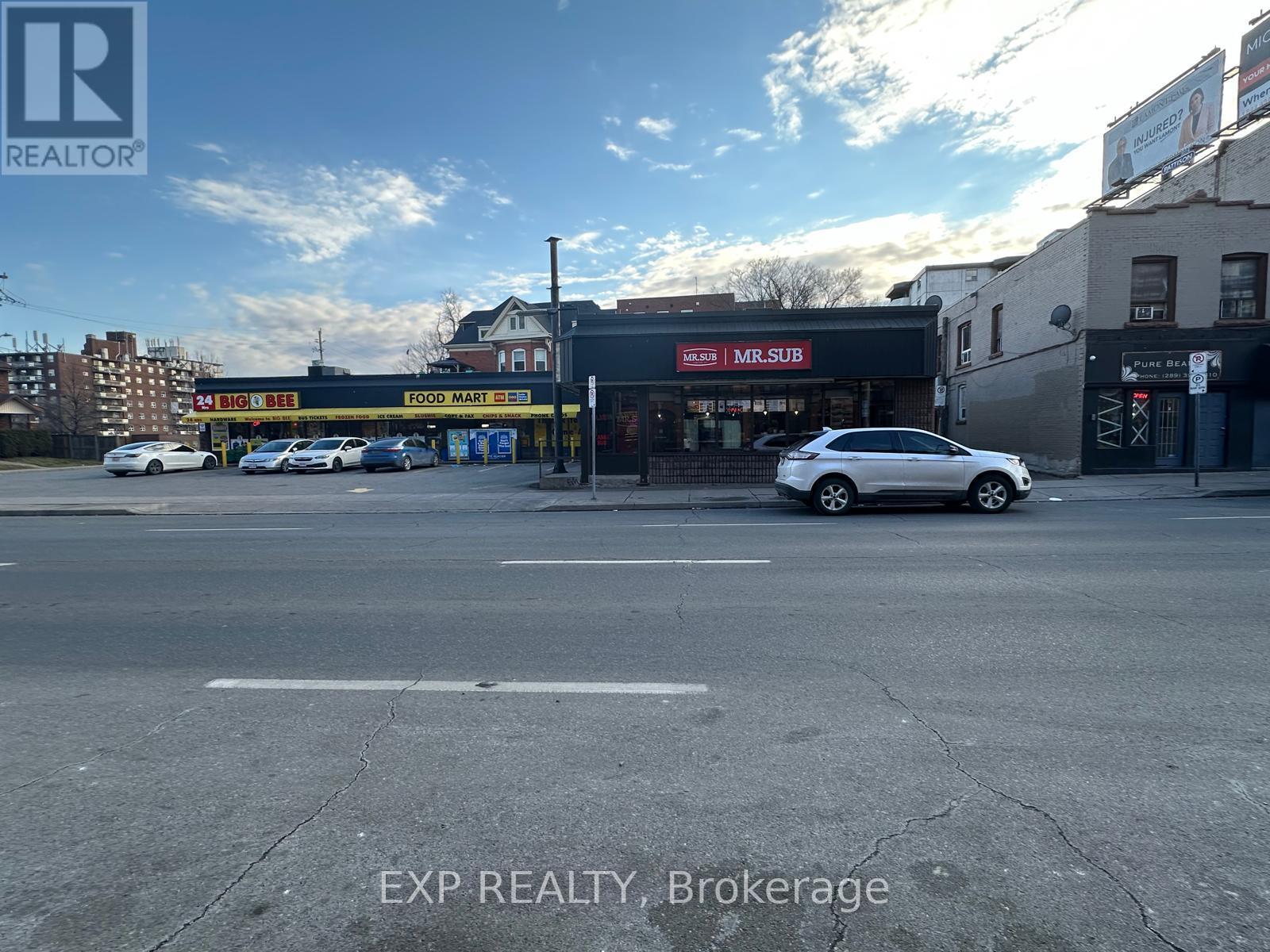 1 – 478 KING STREET E