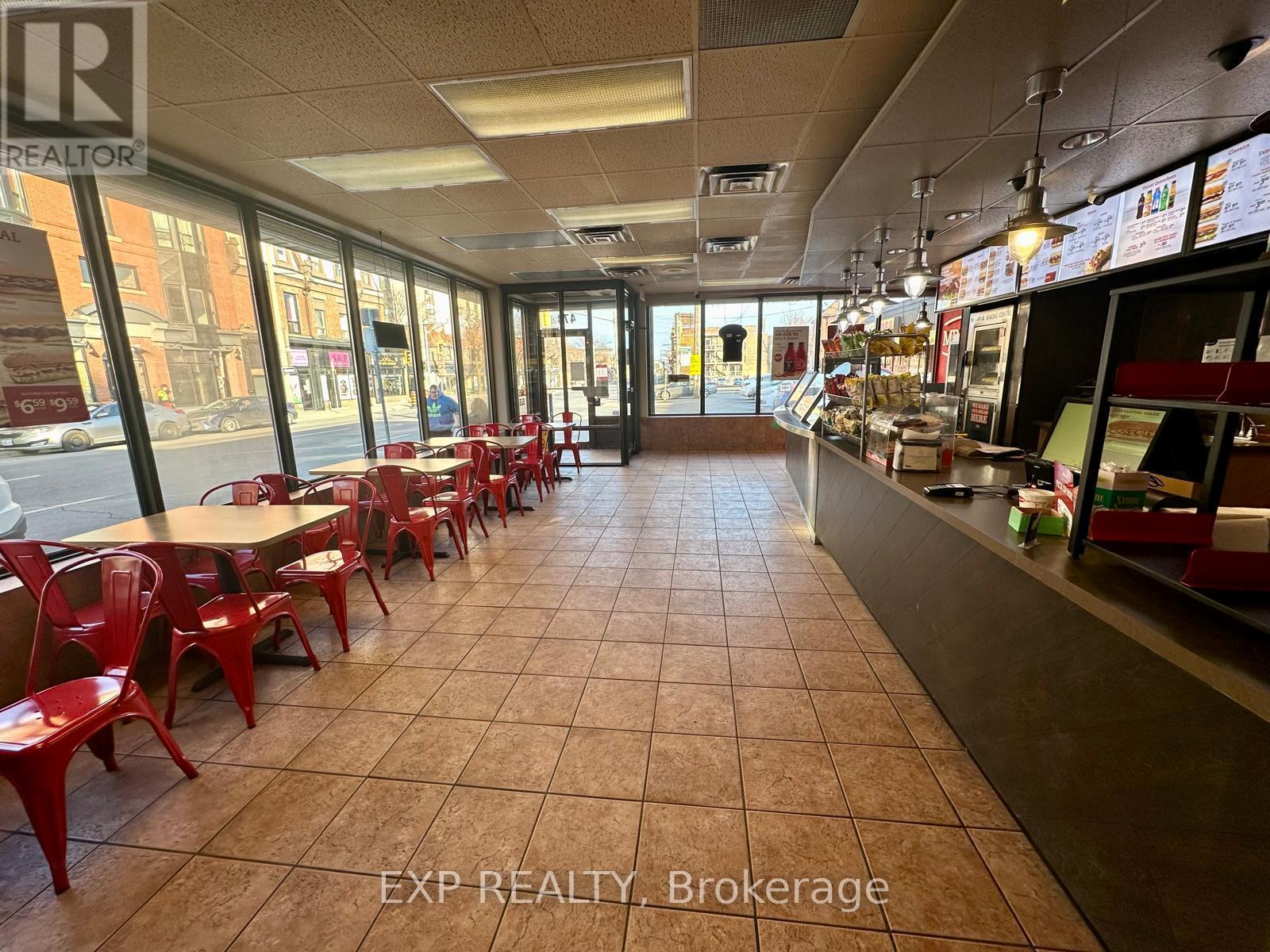 1 – 478 KING STREET E