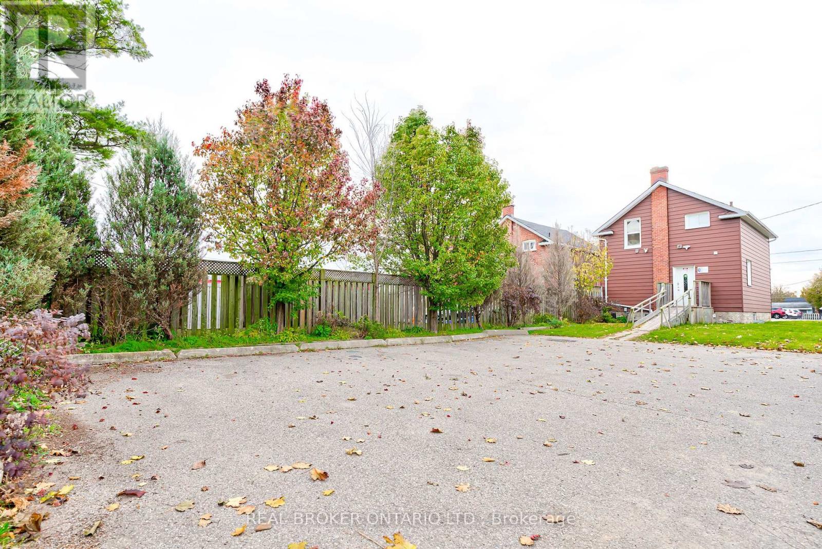 1405 KING STREET E