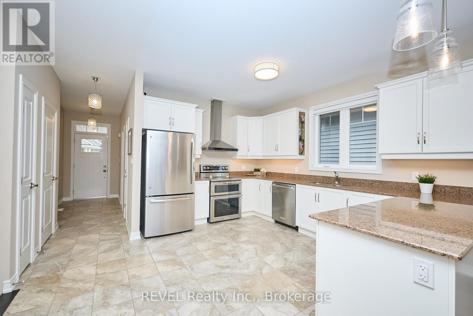 6 – 2848 KING STREET