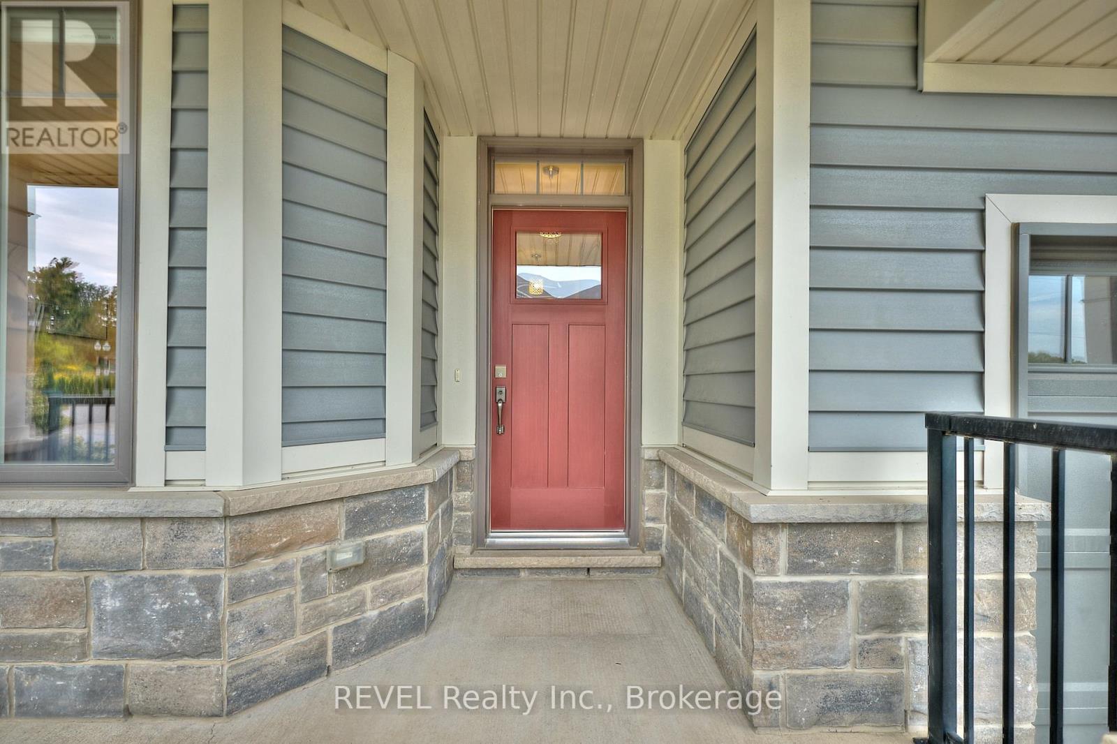 6 – 2848 KING STREET