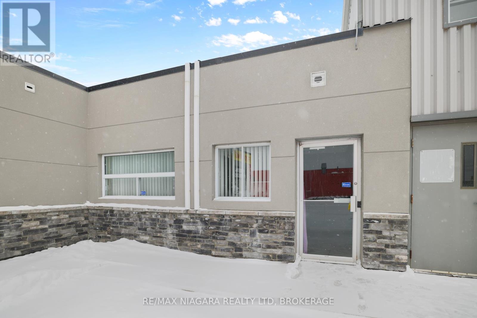 102 – 4807 KENT AVENUE