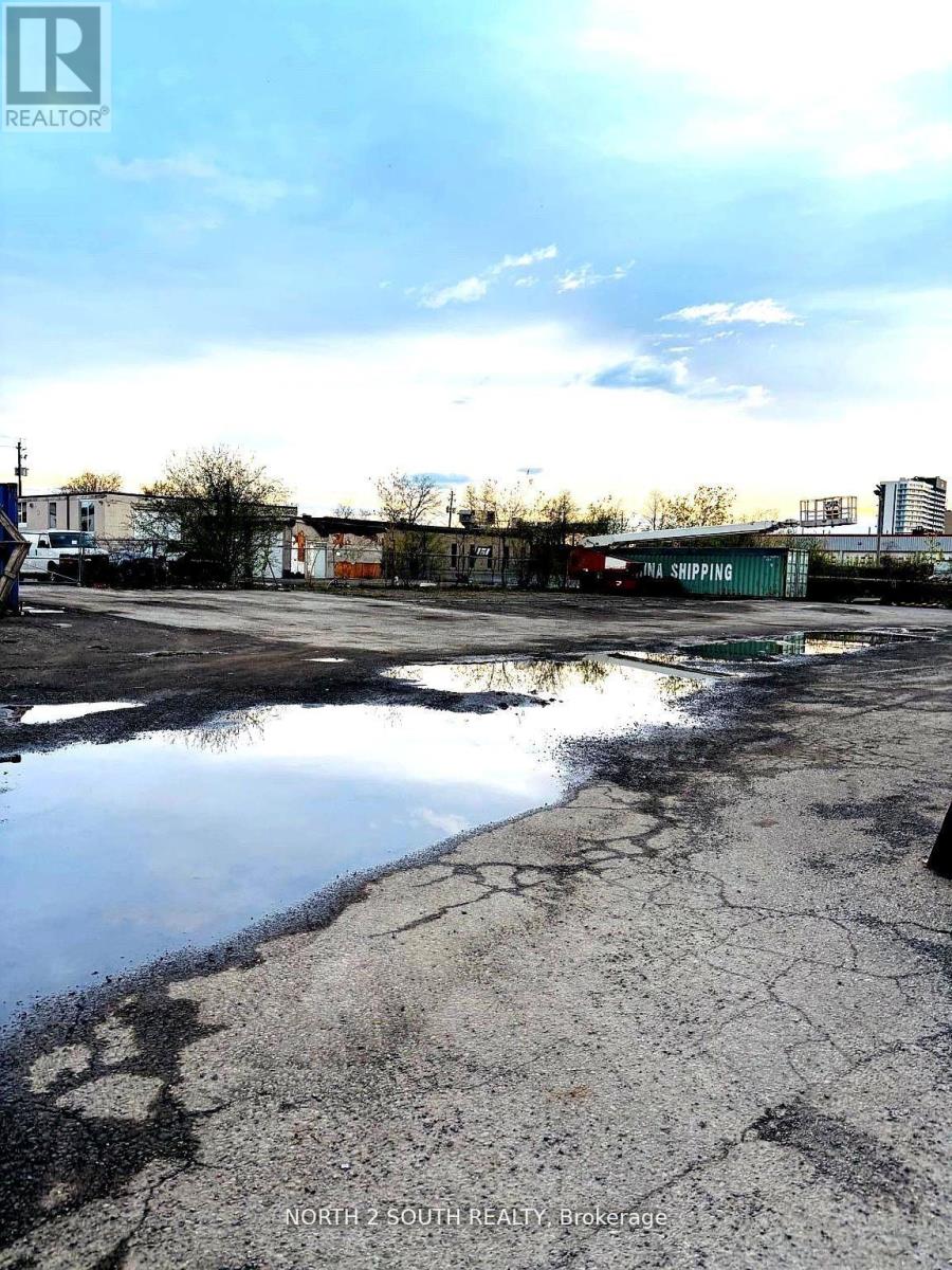 YARD – 200 ARVIN AVENUE
