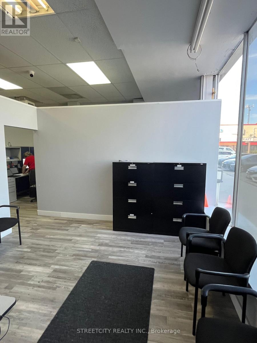 UNIT C – 1472 DUNDAS STREET