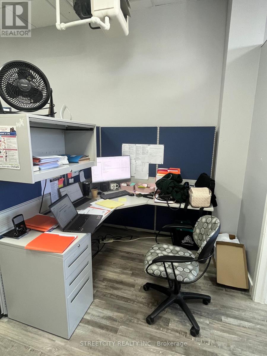 UNIT C – 1472 DUNDAS STREET