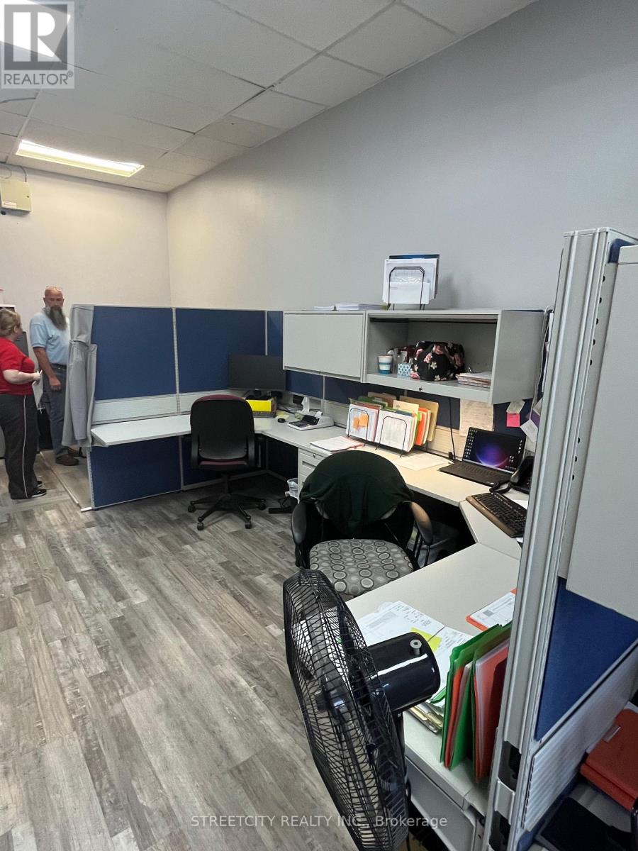 UNIT C – 1472 DUNDAS STREET