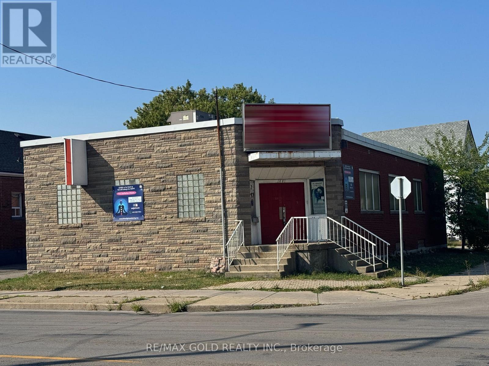 1441 BARTON STREET E