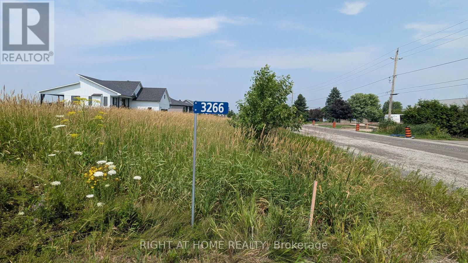 3266 SARSFIELD ROAD N