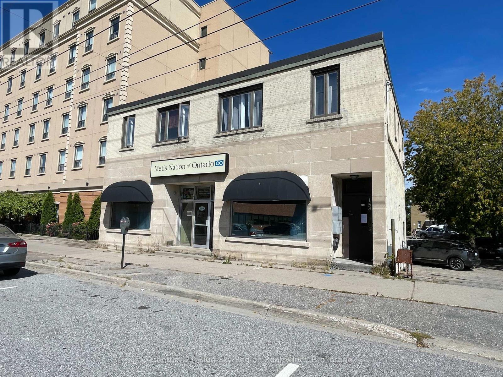 154/156 MCINTYRE STREET W