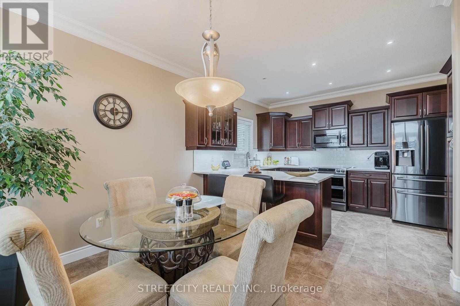 15 – 2615 COLONEL TALBOT ROAD