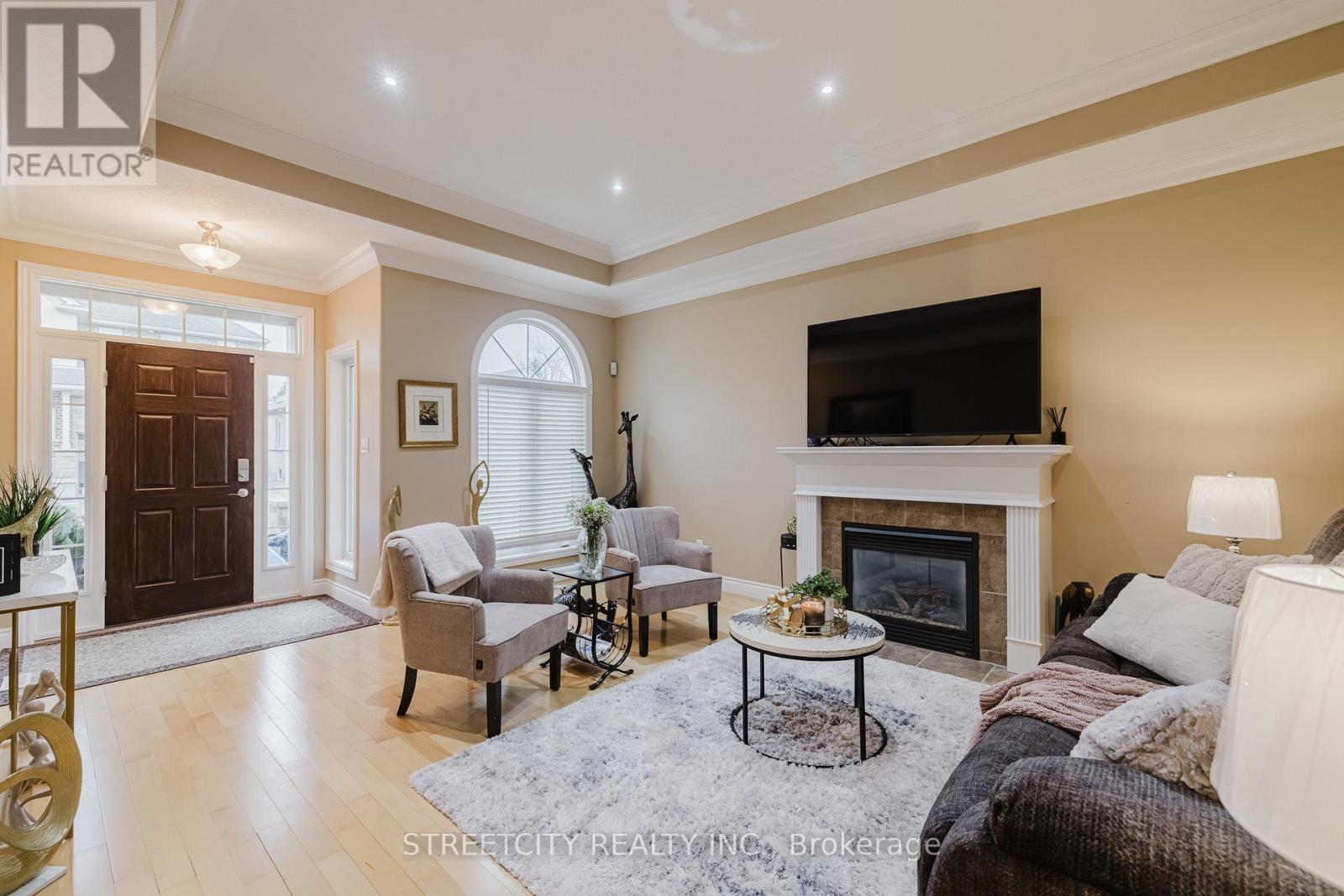 15 – 2615 COLONEL TALBOT ROAD