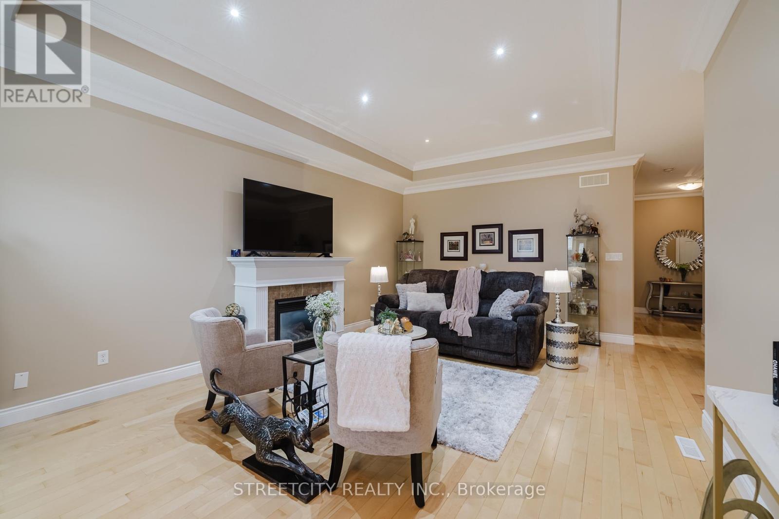 15 – 2615 COLONEL TALBOT ROAD