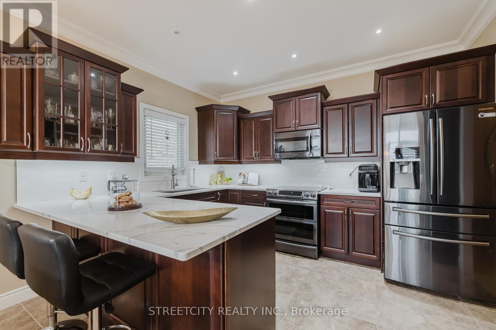 15 – 2615 COLONEL TALBOT ROAD