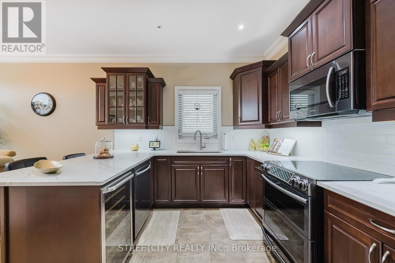 15 – 2615 COLONEL TALBOT ROAD
