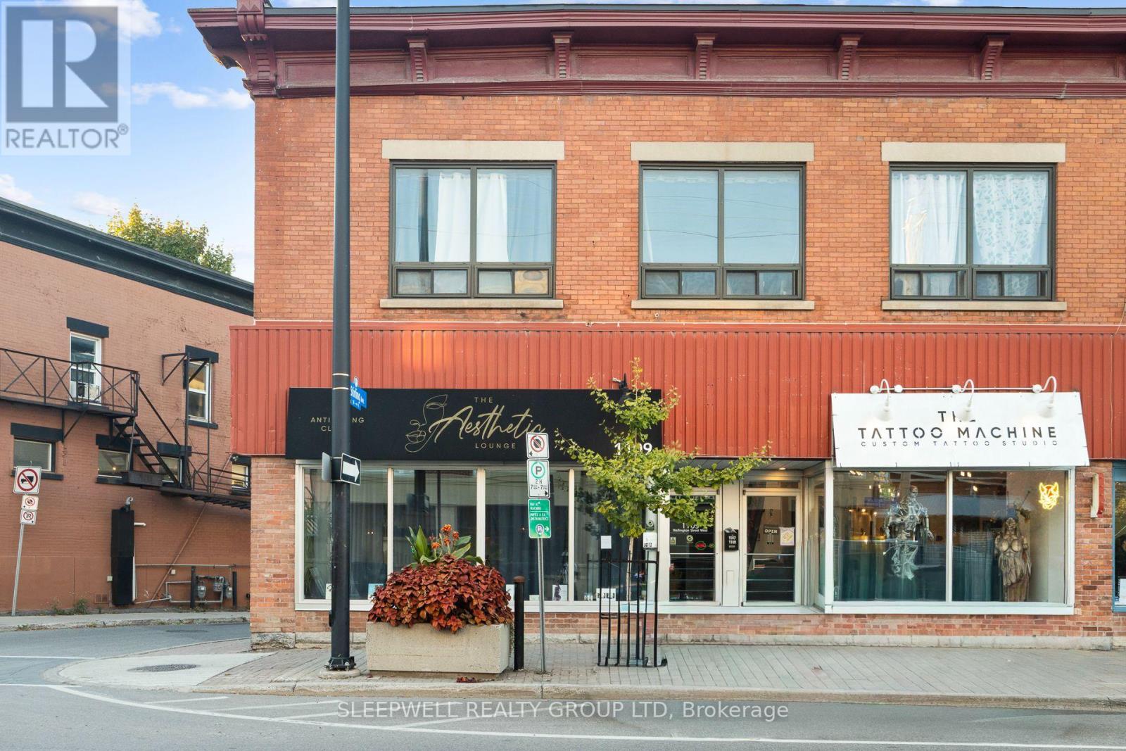 1109 WELLINGTON STREET W