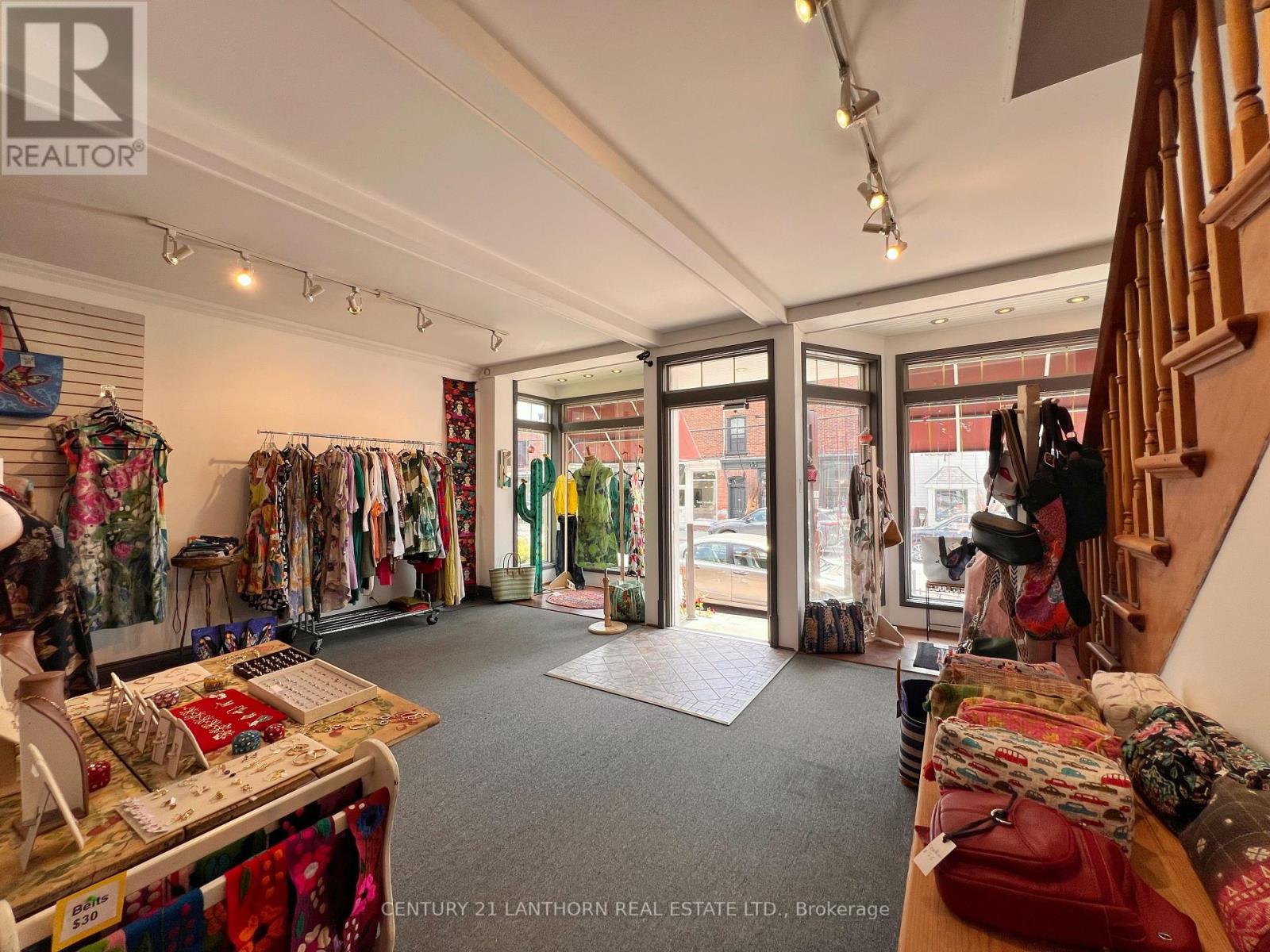 282 BLOOMFIELD MAIN STREET