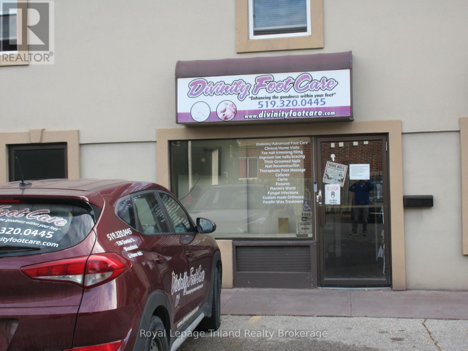 103 – 338 DUNDAS STREET