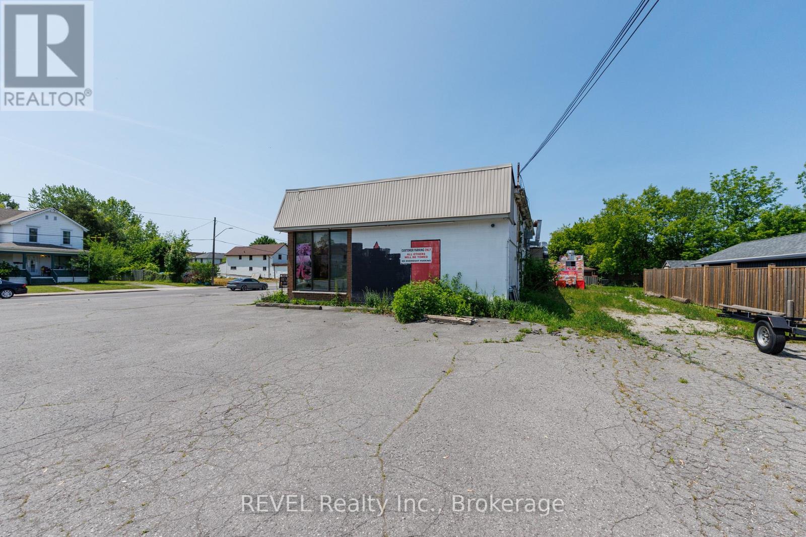 UNIT 1 – 4957 BRIDGE STREET N