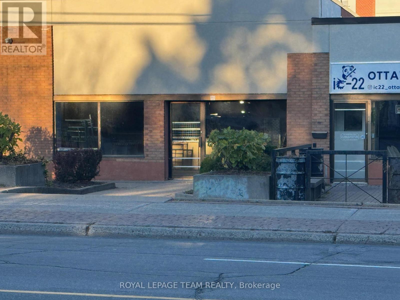 B – 848 MERIVALE ROAD