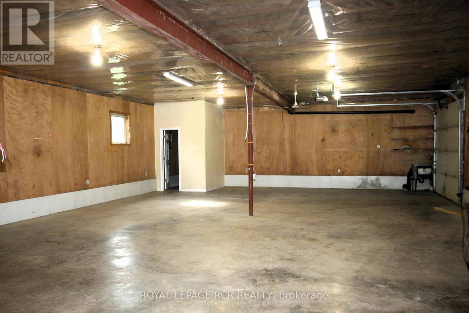 LOWER – 428 MAIN STREET W