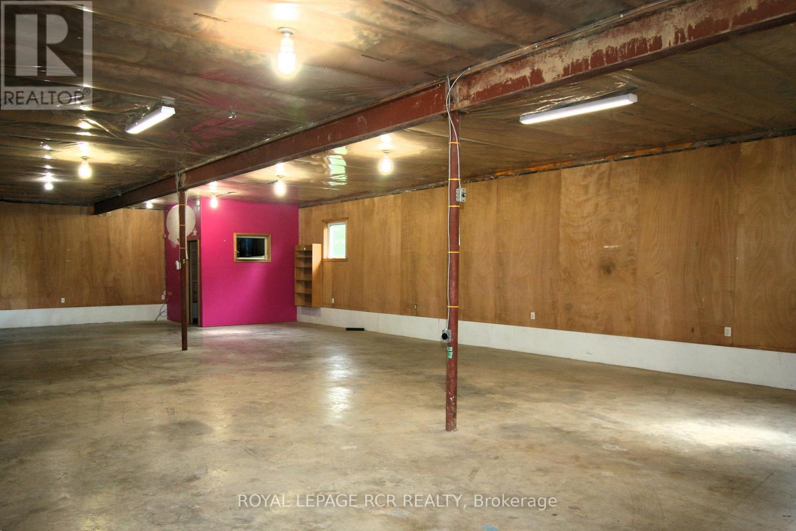 LOWER – 428 MAIN STREET W