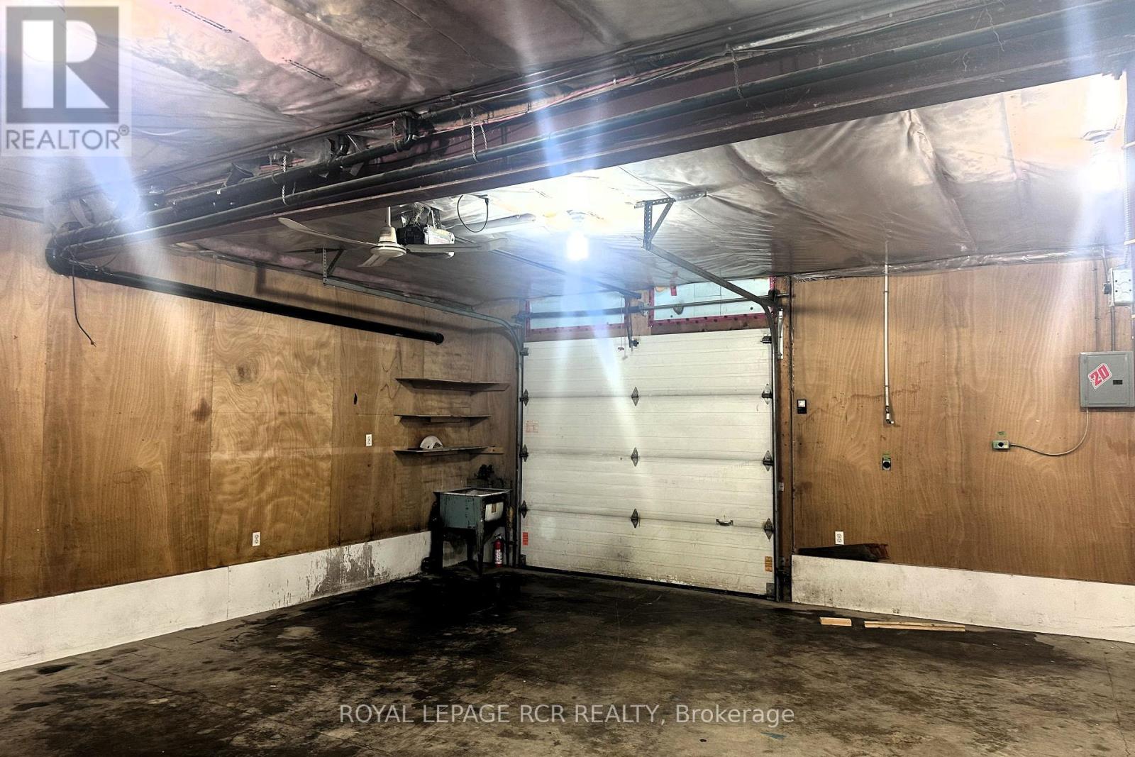 LOWER – 428 MAIN STREET W