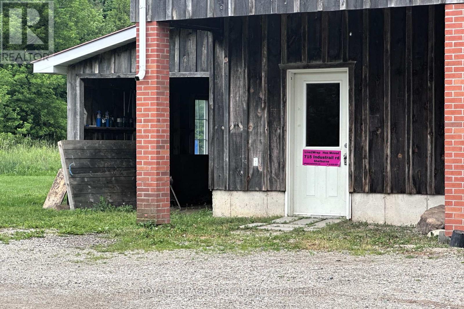 LOWER – 428 MAIN STREET W