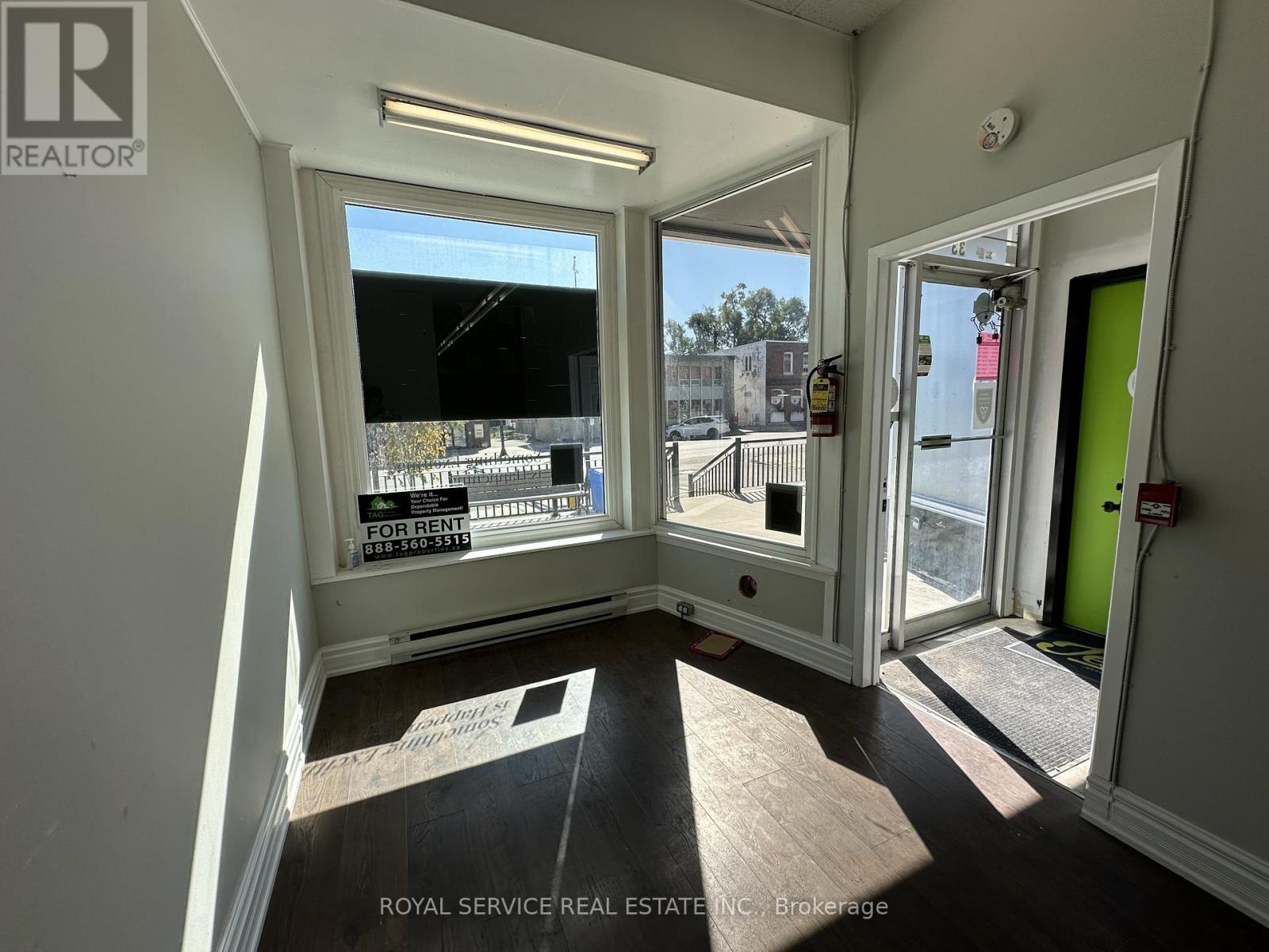 A – 33 KING STREET E